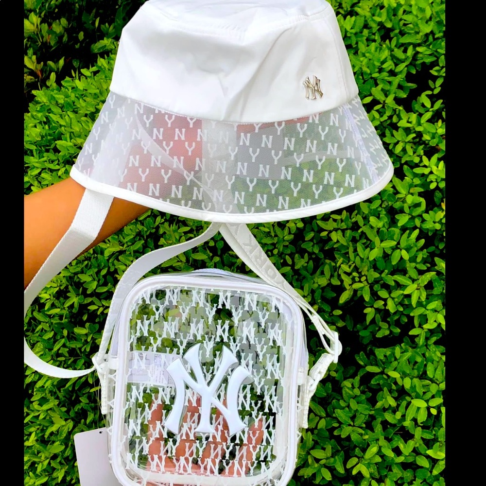 NY purse & hat sets .
